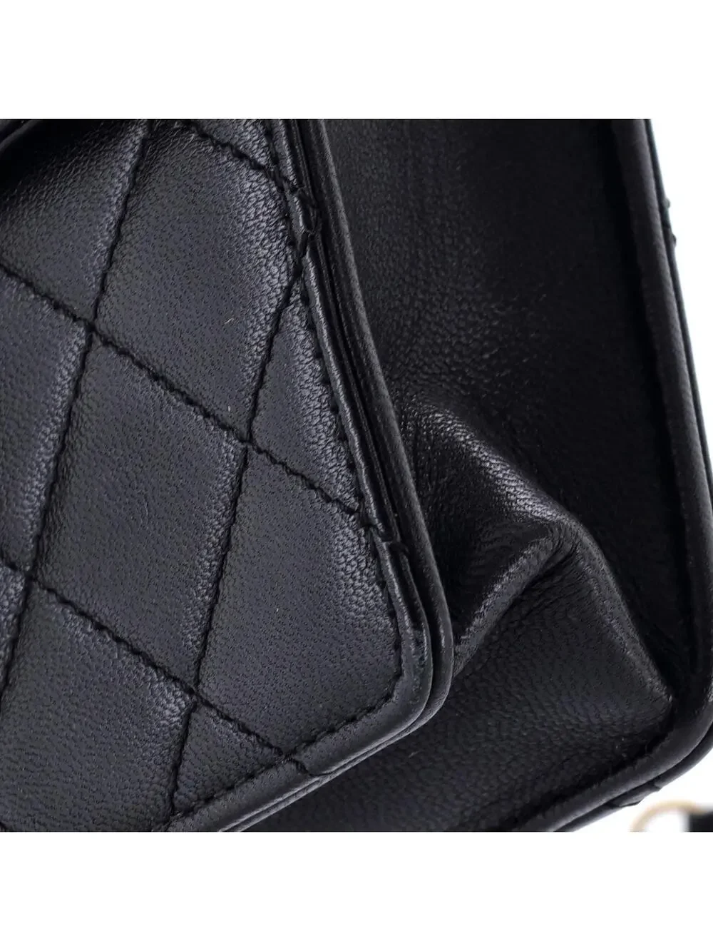 Chanel Chic Pearls Flap Bag Quilted #240080C31B